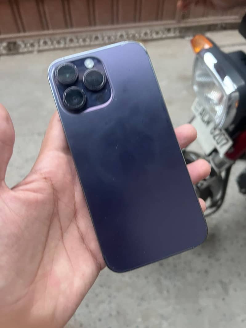 Apple iPhone 14 Pro Max 1