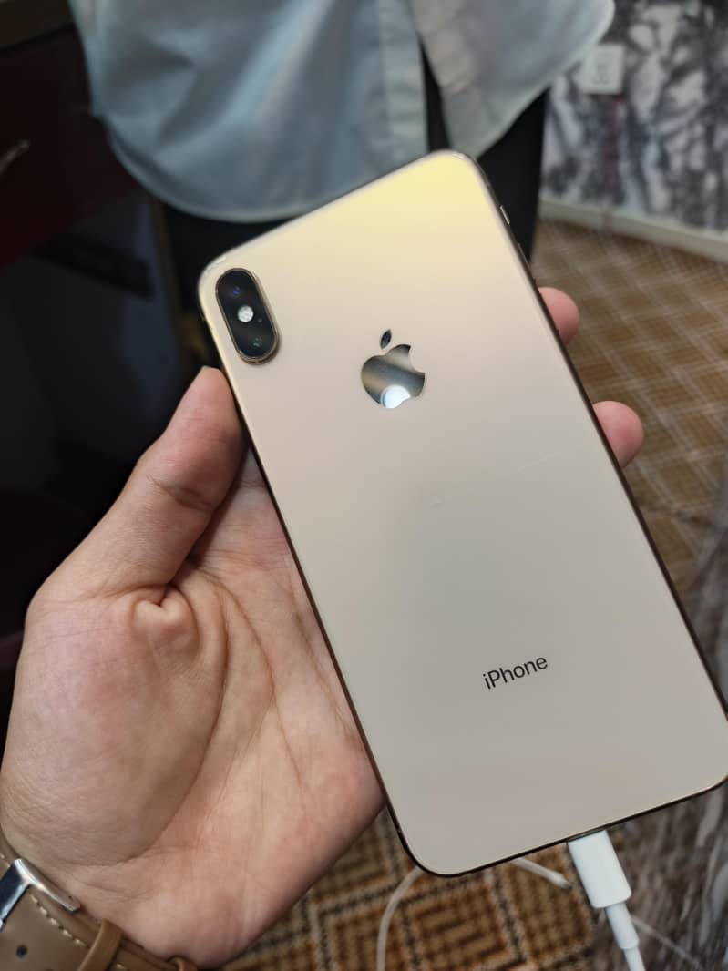 Apple iPhone XS Max 0
