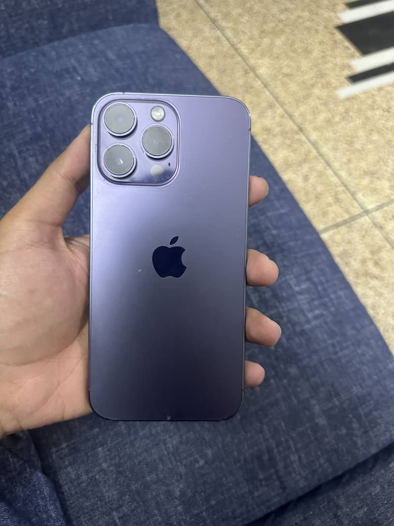 Apple iPhone 14 Pro Max 1