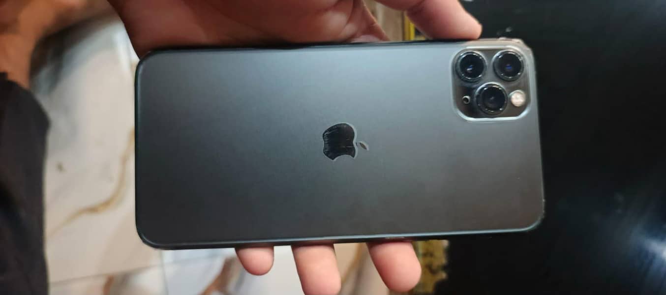 Apple iPhone 11 Pro Max 0