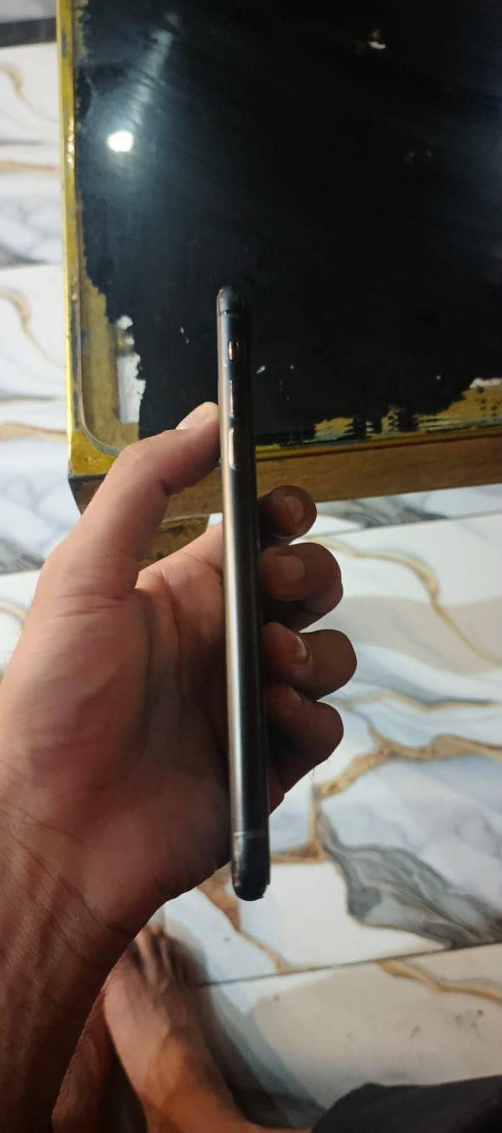 Apple iPhone 11 Pro Max 4