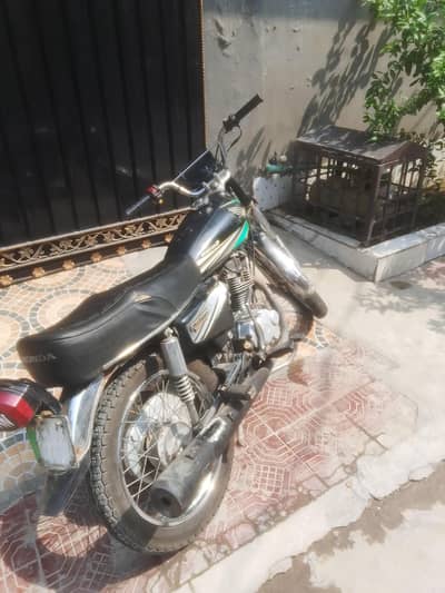 bike Apni janyan halat me hai