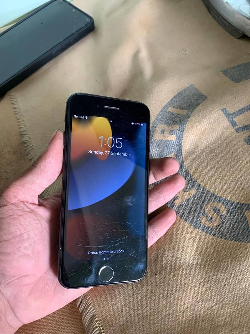 Apple iPhone 7 1