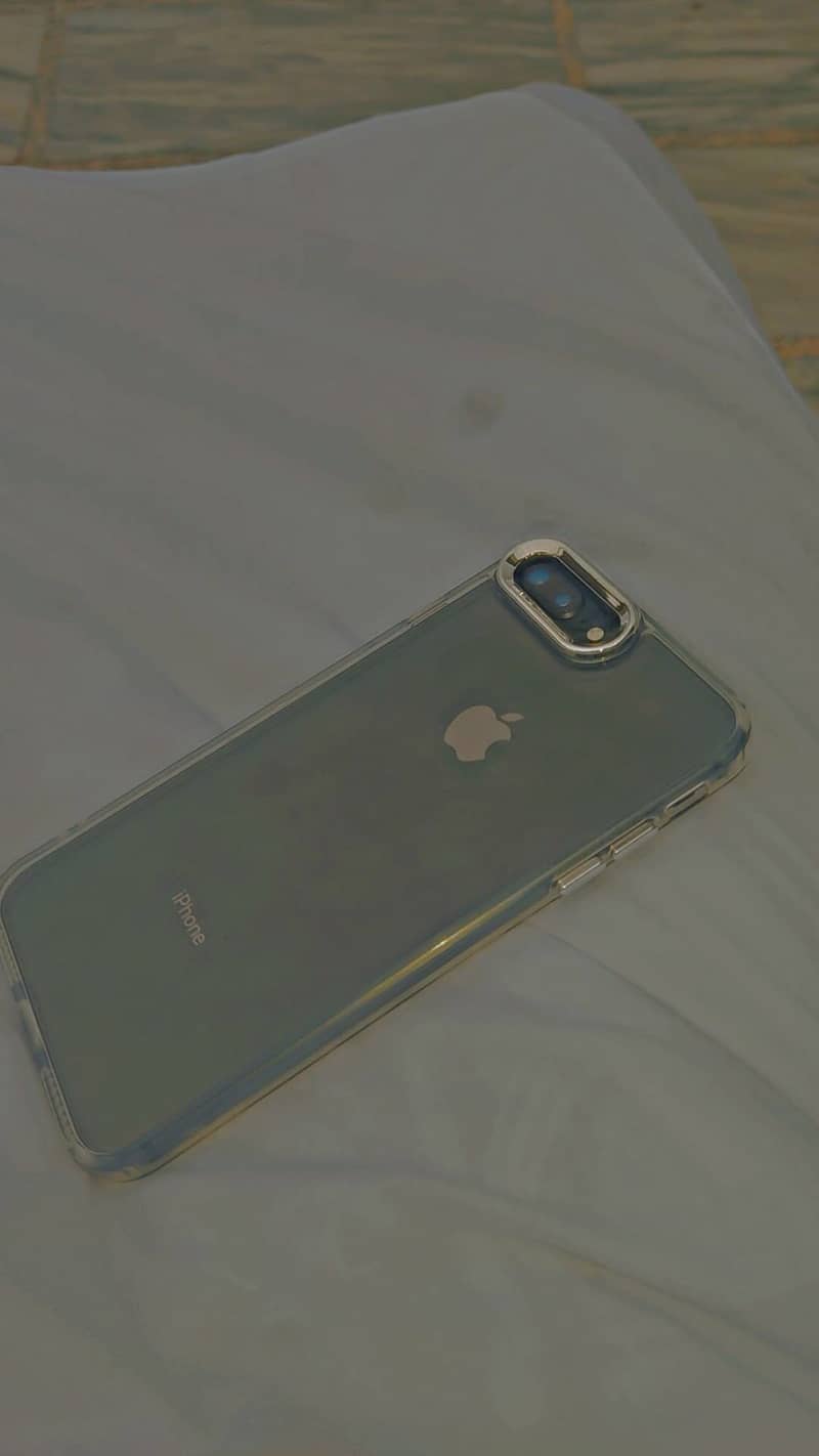 Apple iPhone 8 Plus 0