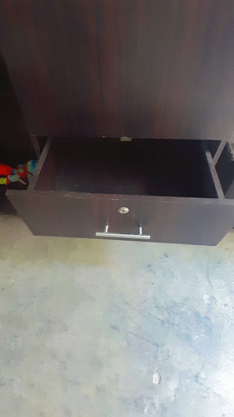 Almari Wardrobe 1