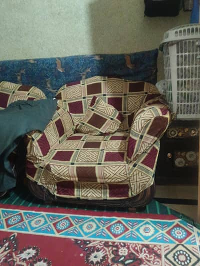 sofa set ha bilkul new 10 days used ha