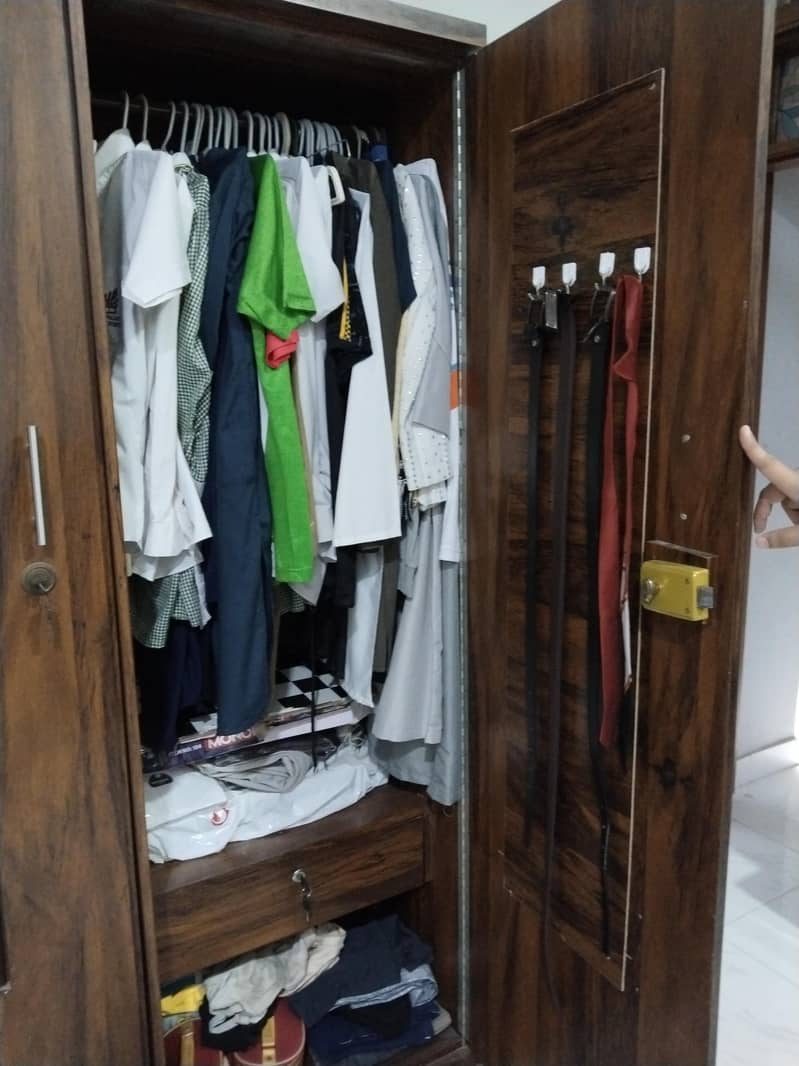 2 door wardrobe 1