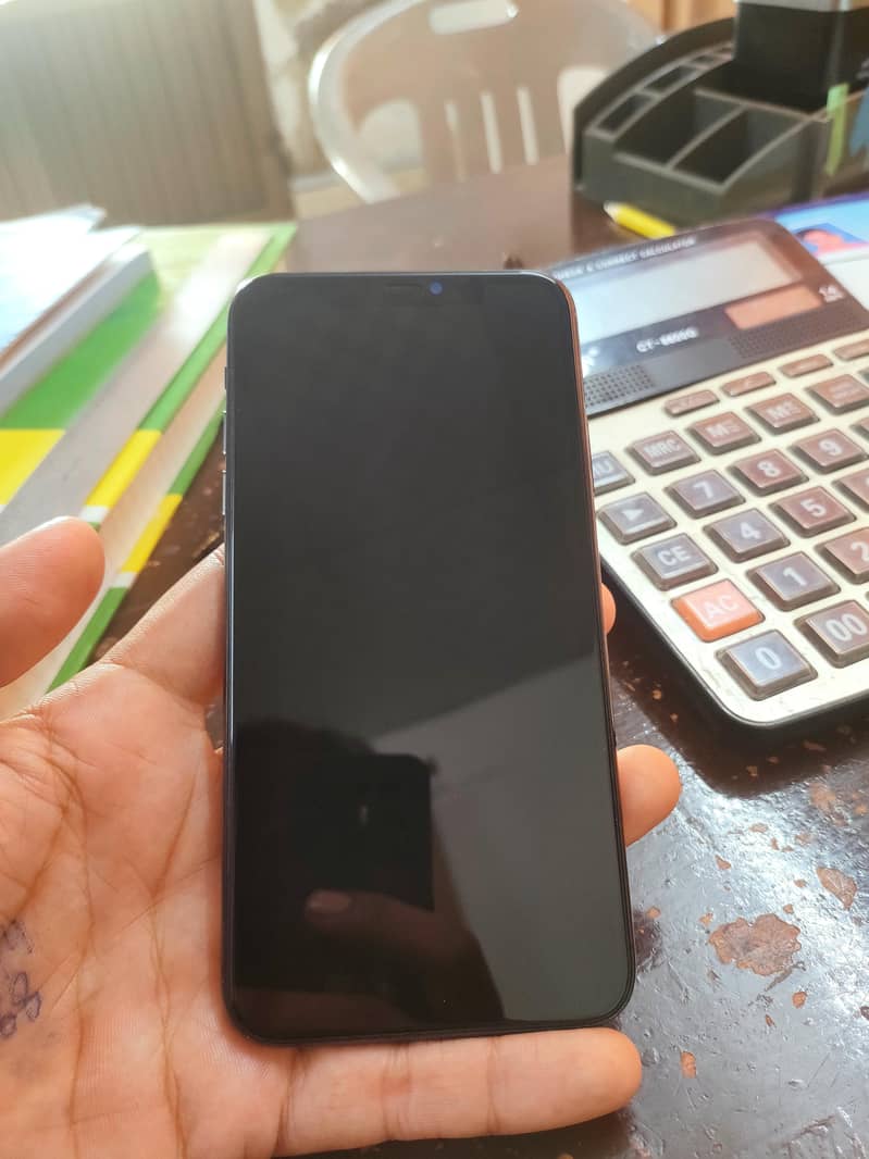 Apple iPhone 11 Pro Max 1