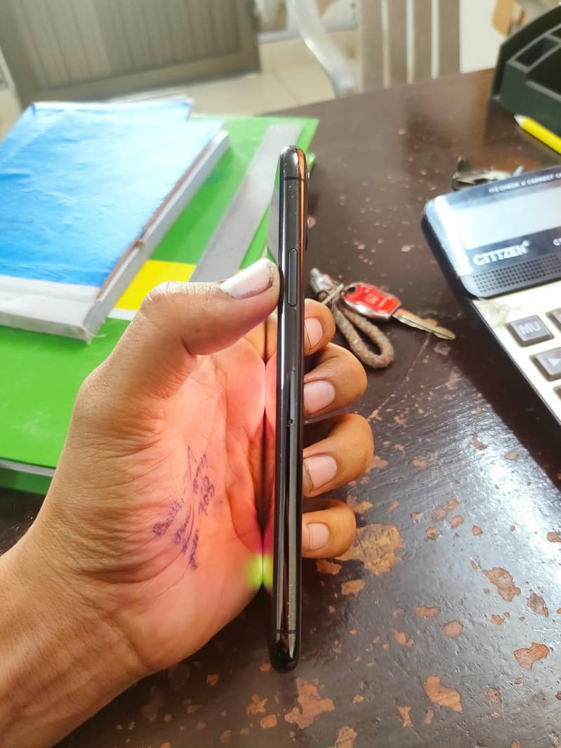 Apple iPhone 11 Pro Max 5