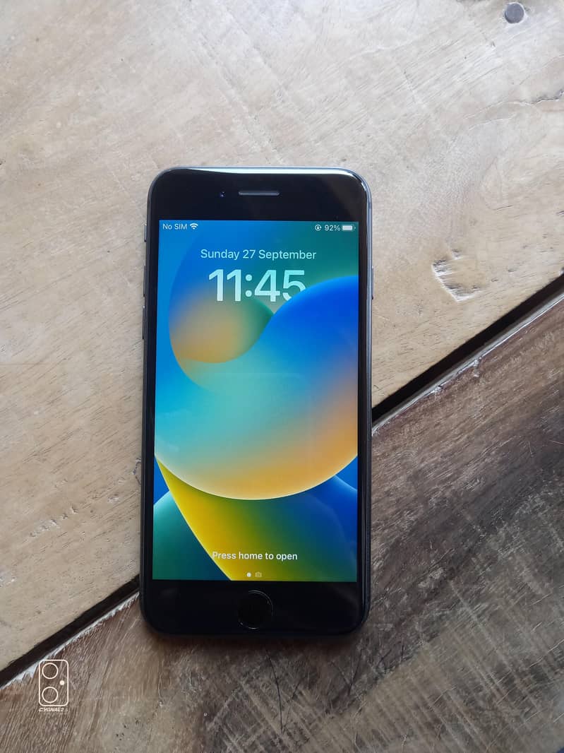 Apple iPhone 8 0