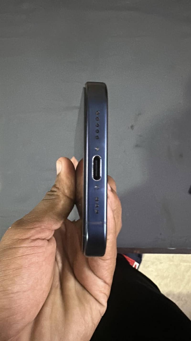 Apple iPhone 15 Pro 6
