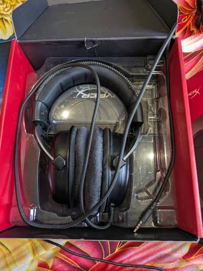 HyperX Cloud II Gaming Headset – Complete Box and accessories