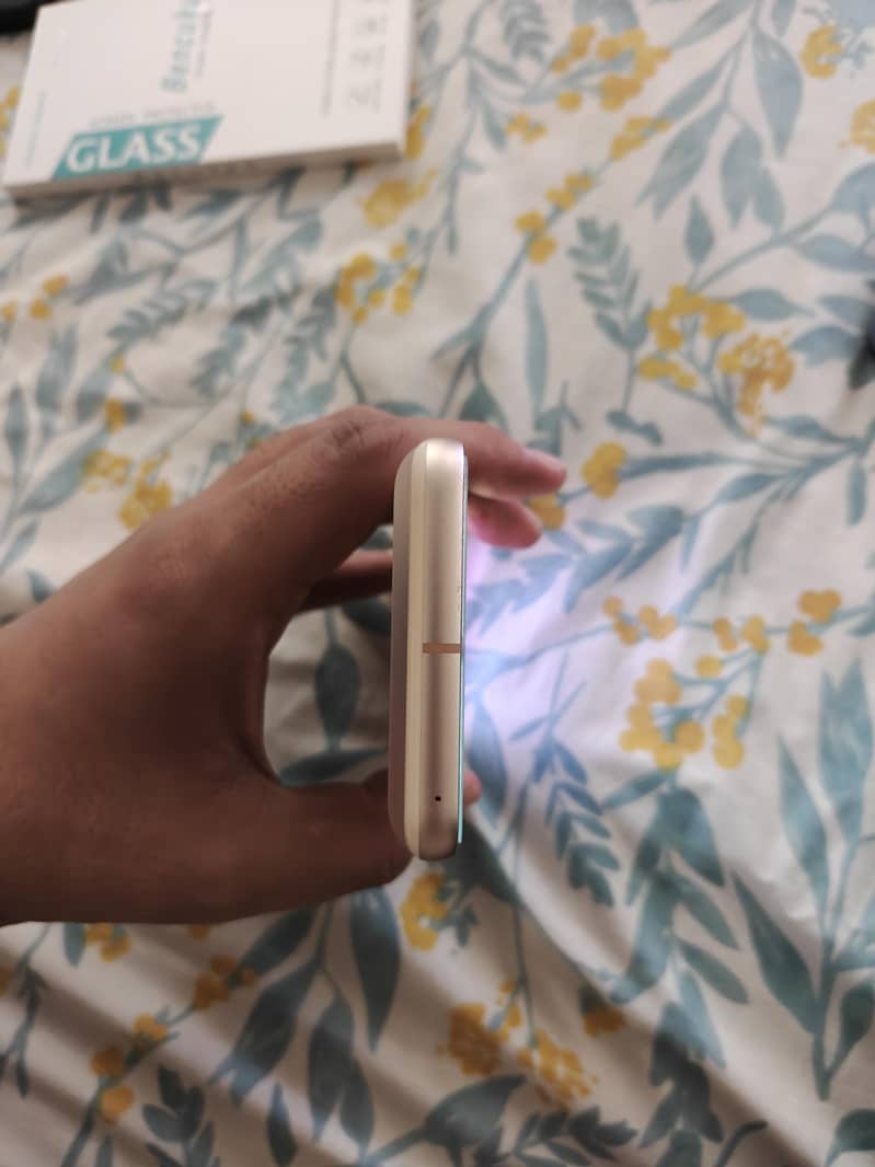 Google Pixel 8 4