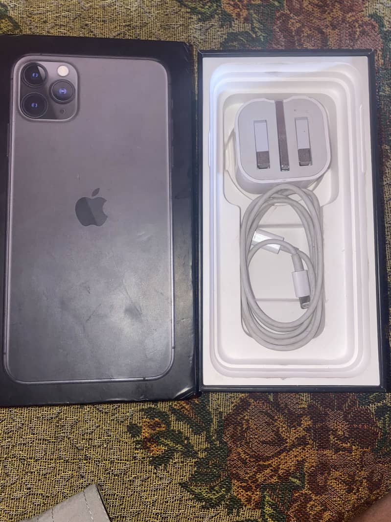 Apple iPhone 11 Pro Max 13