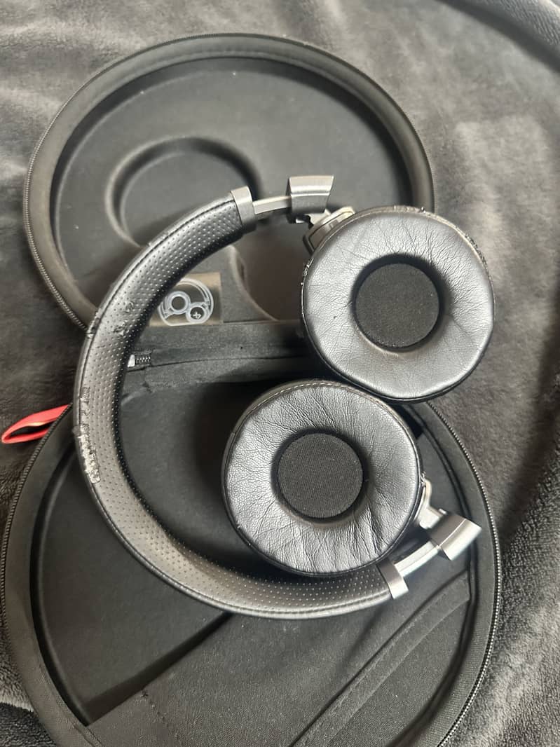 Wireless headphone 1