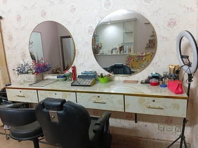 salon chairs