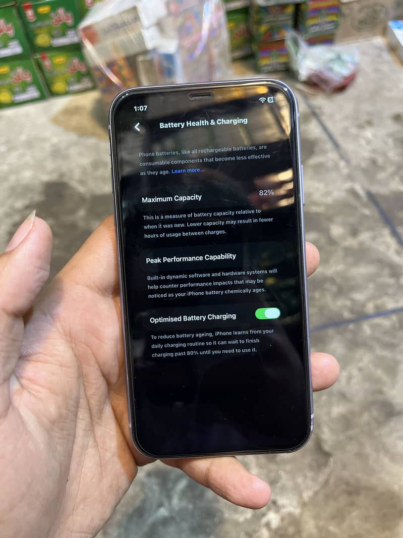 Apple iPhone 11 4