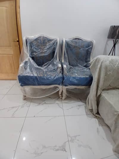 beauty full new 2 king size sofa chairs for sale