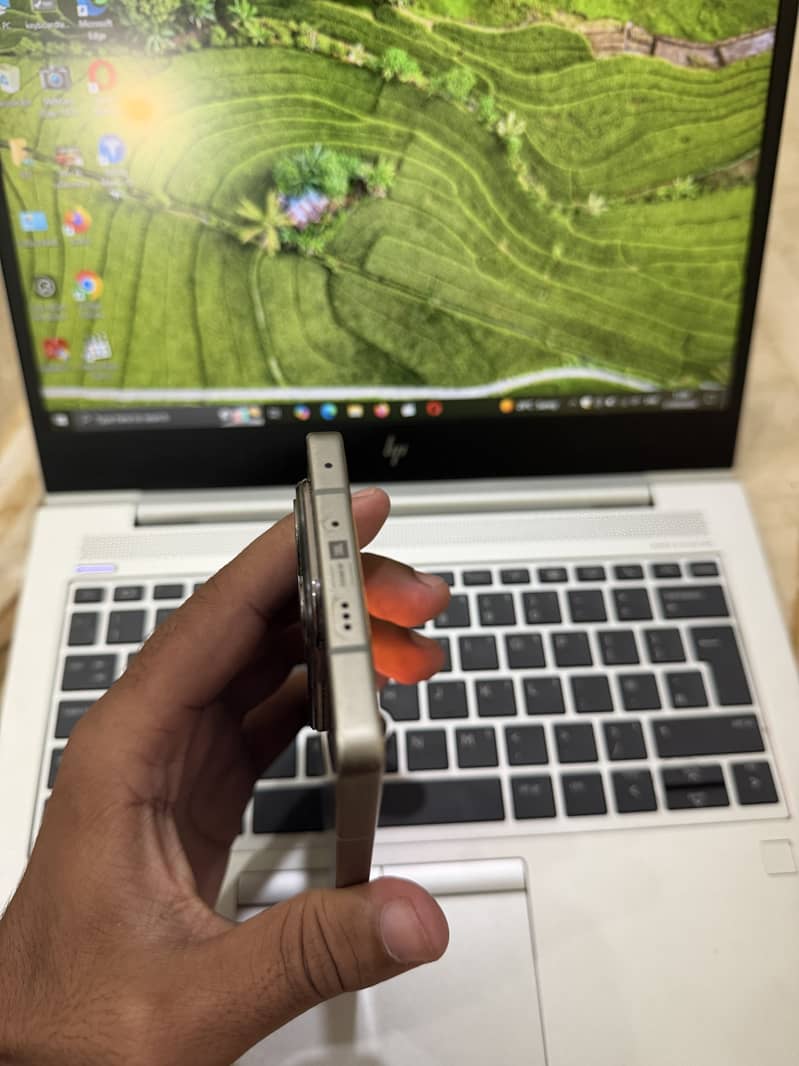 03705223995 6