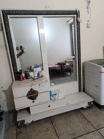 dressing table