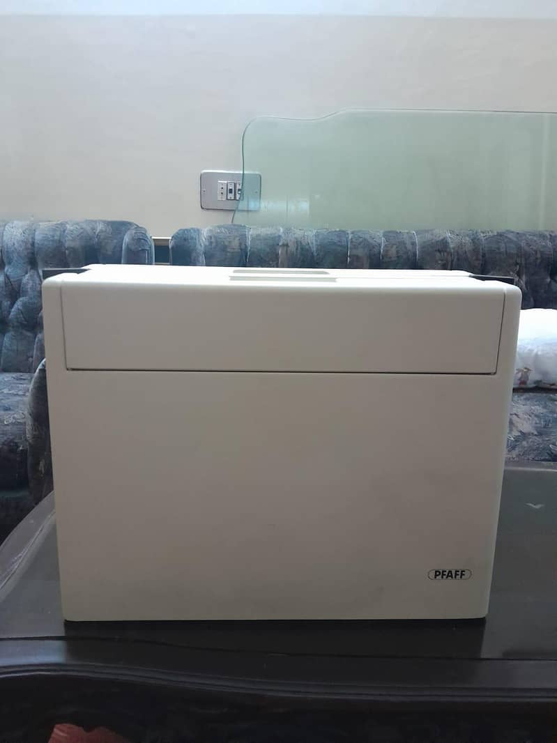 PFAFF model 1214 sewing machine 1