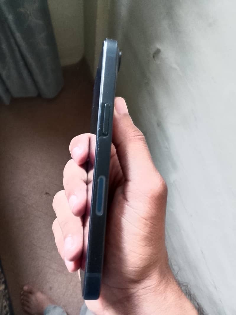 Apple iPhone 13 3