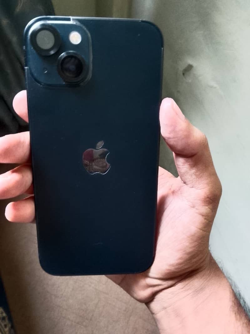 Apple iPhone 13 4