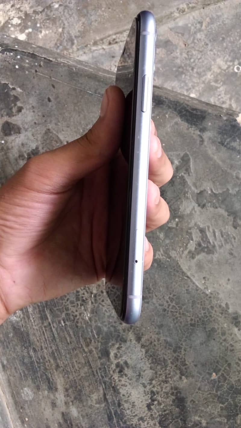 Apple iPhone 11 1