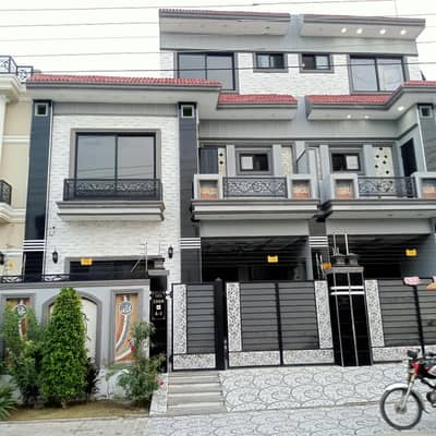 5 Marla Slightly Used House Available For Sale