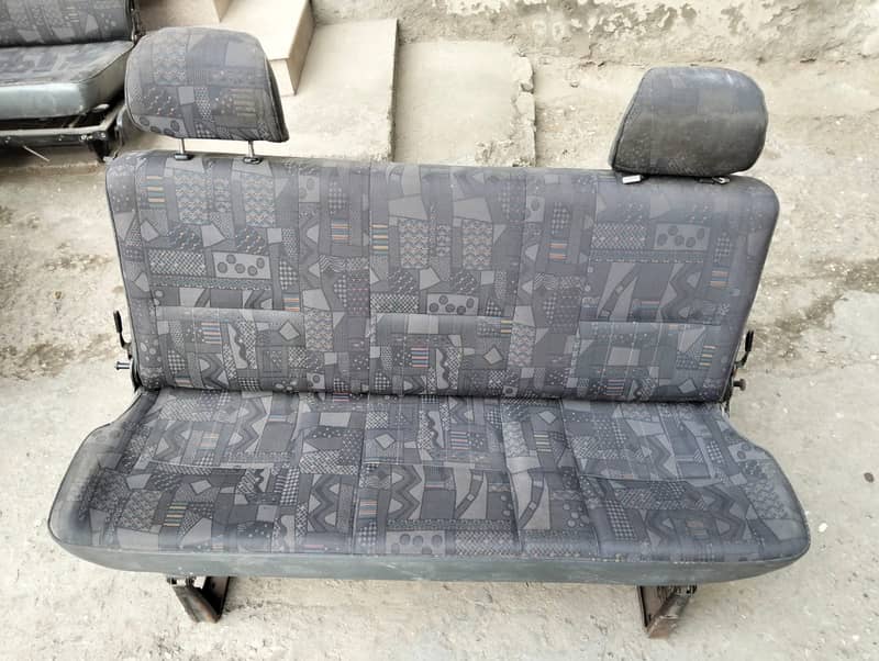 Van seats 2