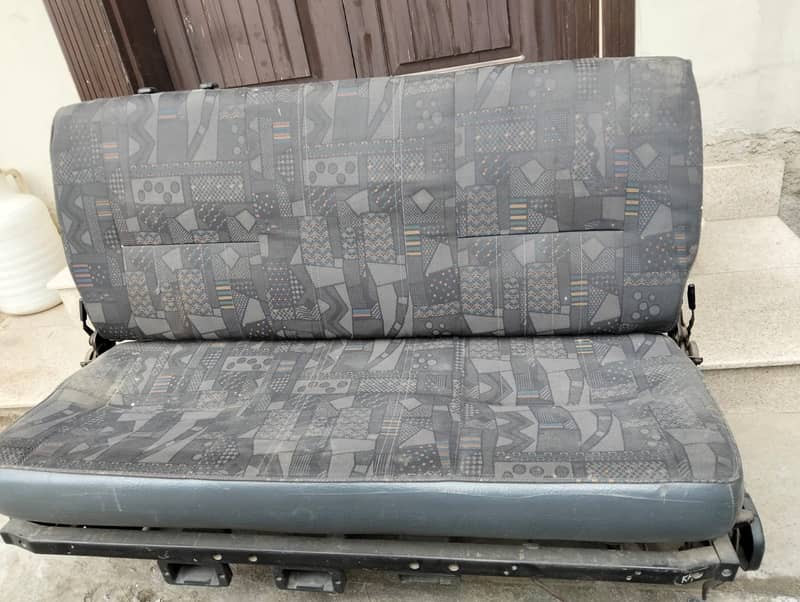 Van seats 5