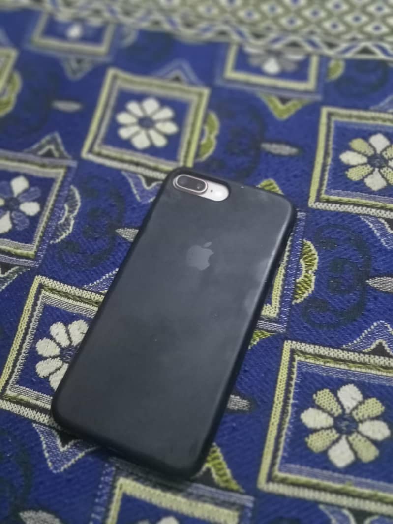 Apple iPhone 8 Plus 2