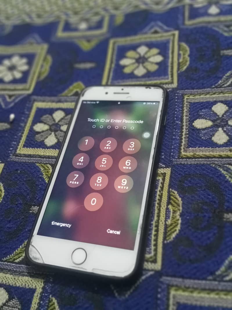 Apple iPhone 8 Plus 3