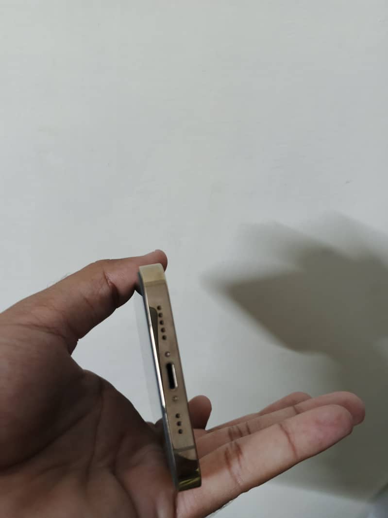 Apple iPhone 13 Pro 2