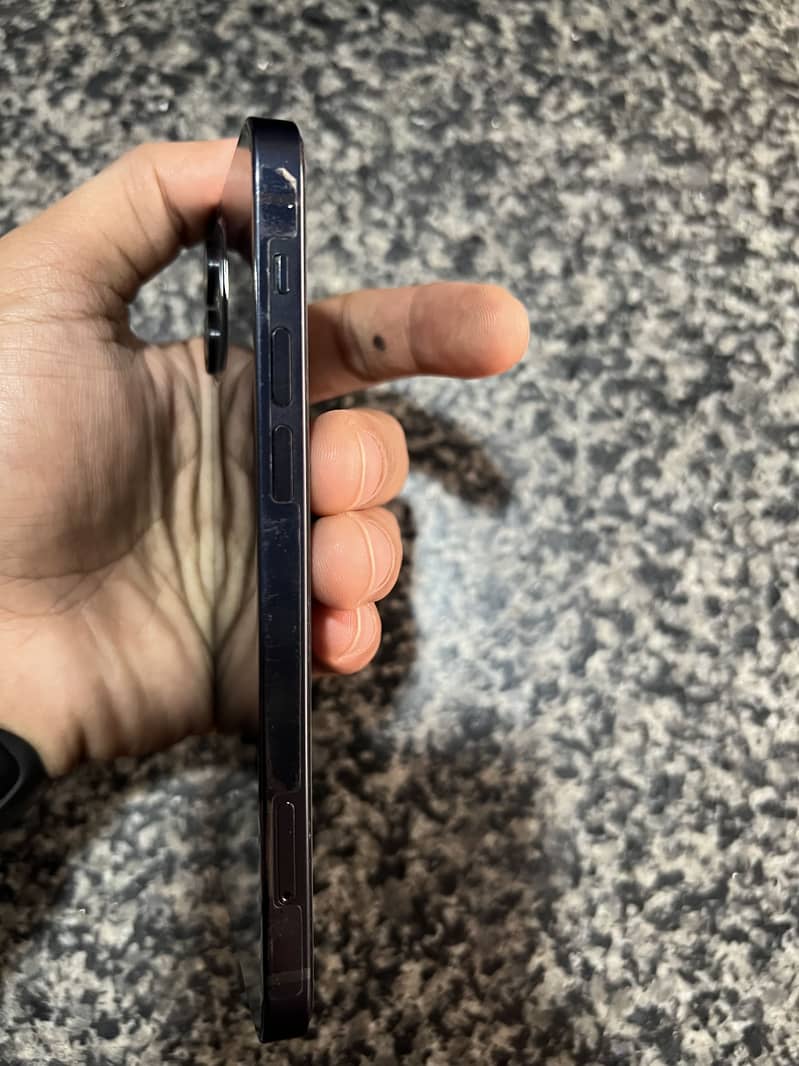 Apple iPhone 12 2