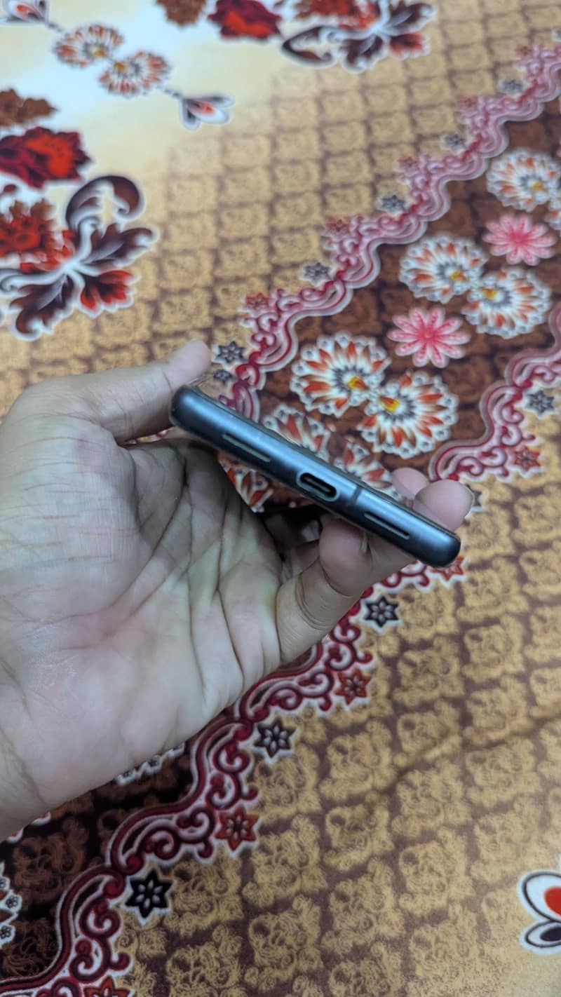 Google Pixel 7 4