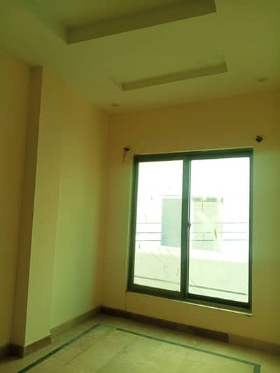 Sgnal room available for rent in h13 Islamabad