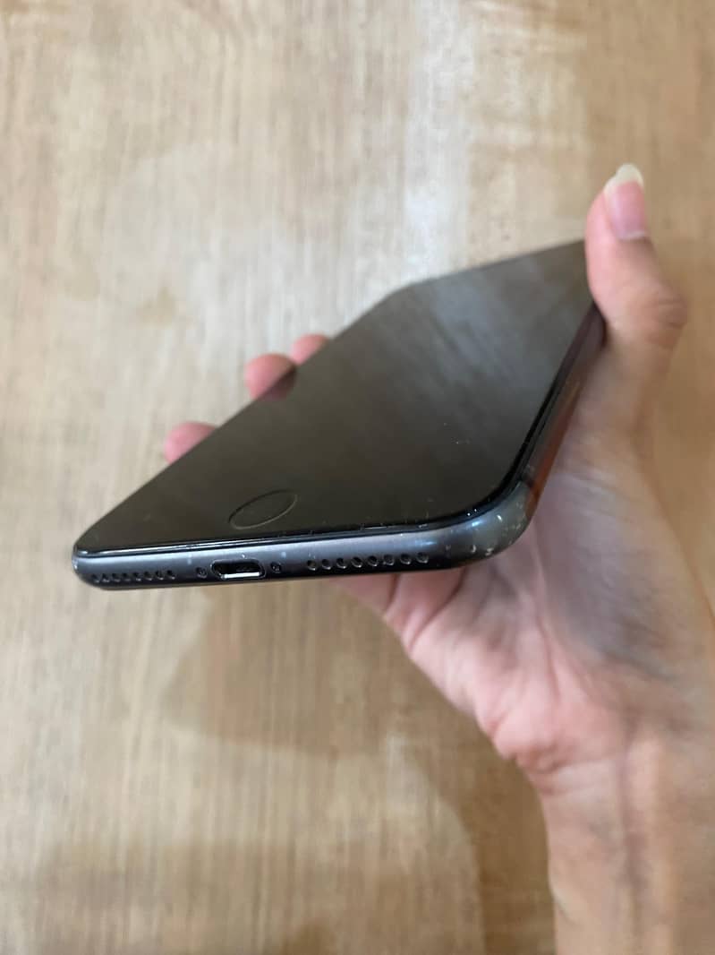 Apple iPhone 8 Plus 2