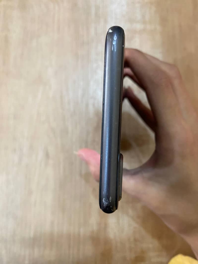 Apple iPhone 8 Plus 4