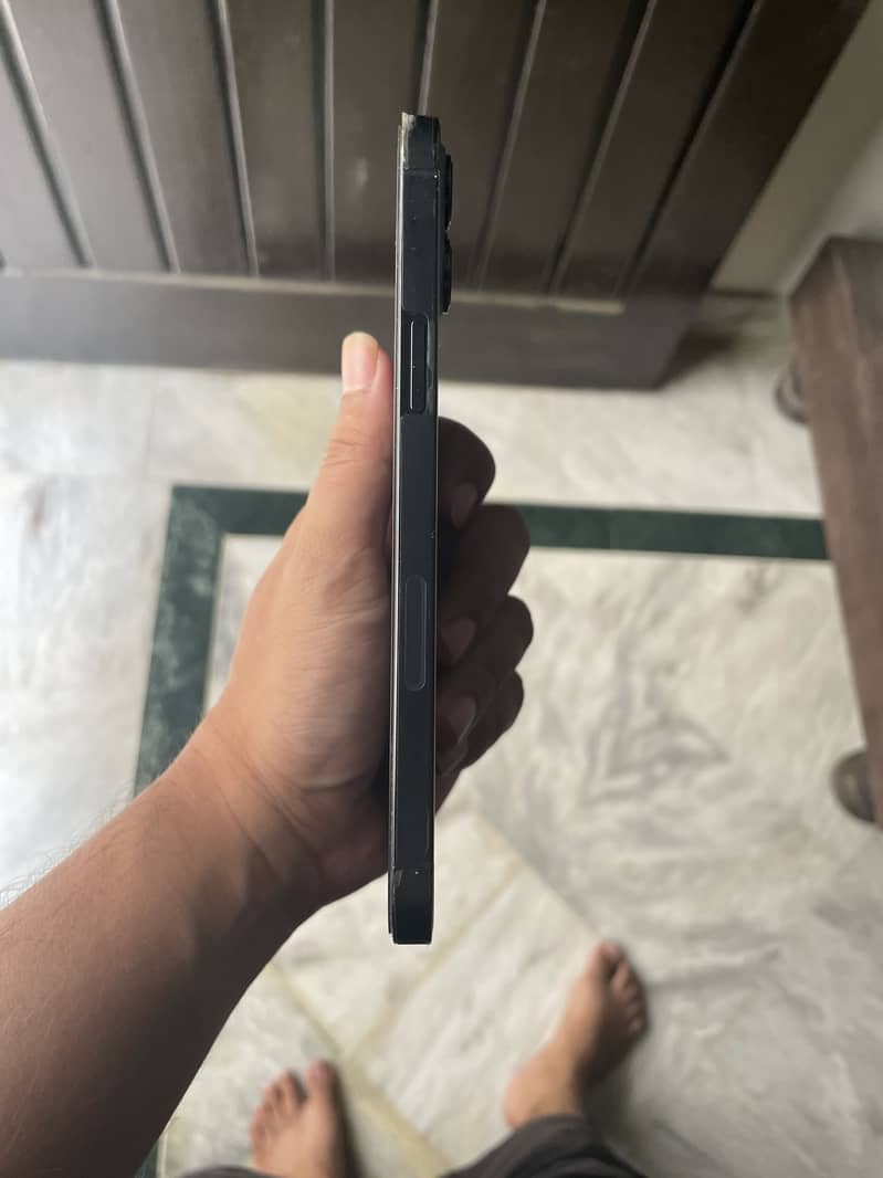 Apple iPhone 12 Pro Max 4