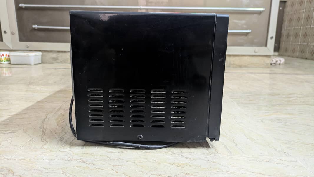 Orient Microwave 3
