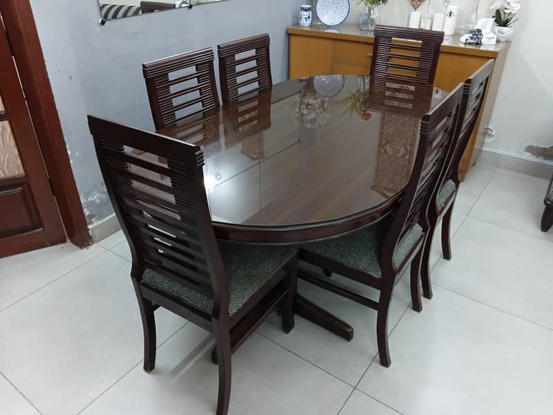 Oval shaped Dining table 0