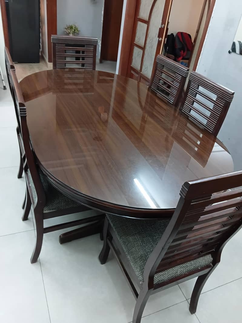 Oval shaped Dining table 1