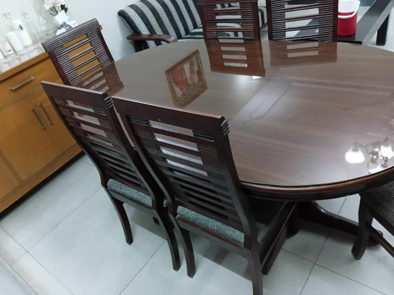 Oval shaped Dining table 3