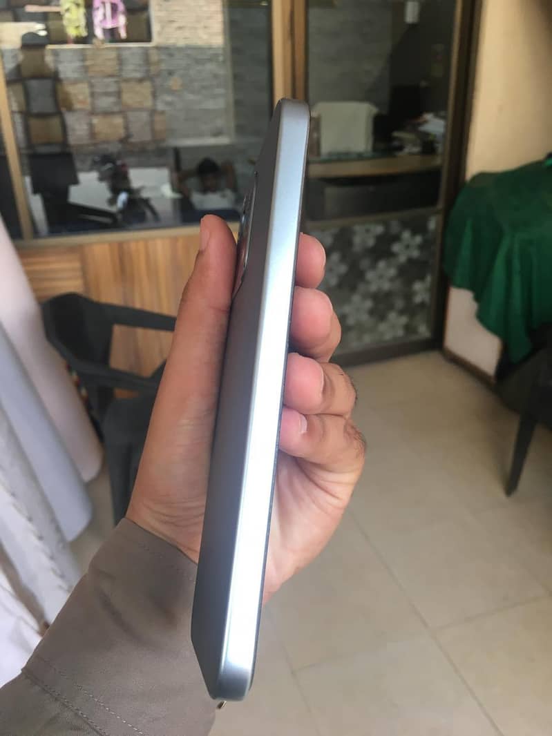 OPPO A6 4