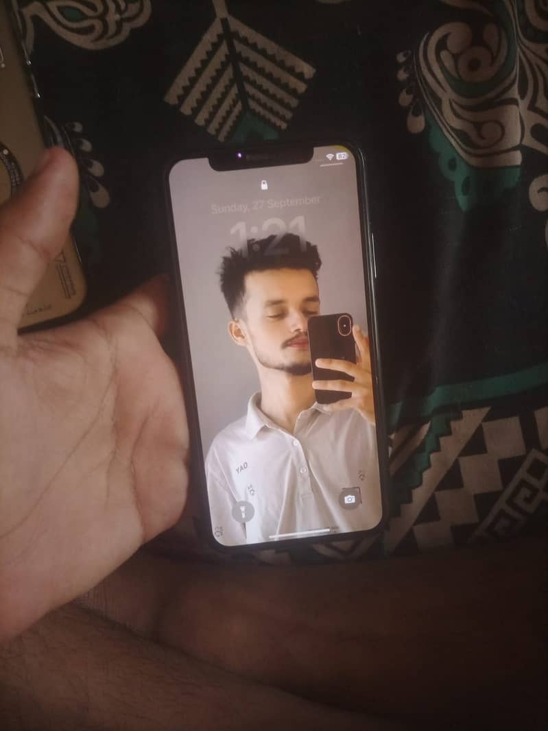 Apple iPhone X 3