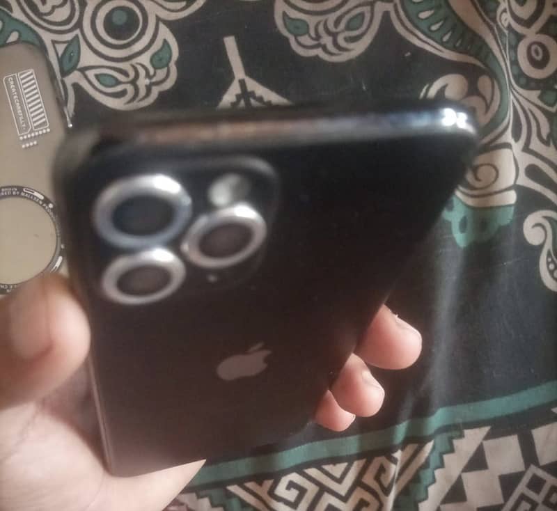 Apple iPhone X 4