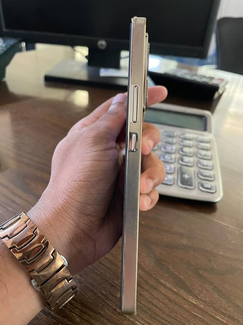 Infinix Note 40 7