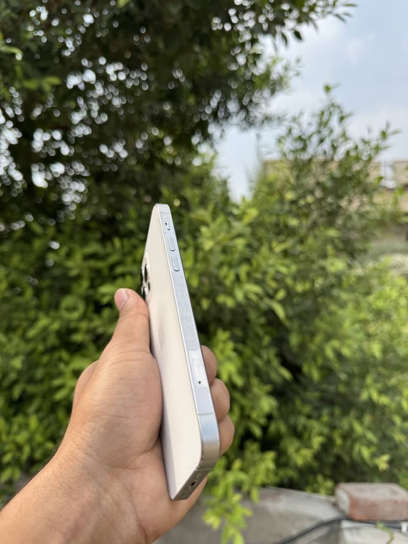 Apple iPhone 12 5