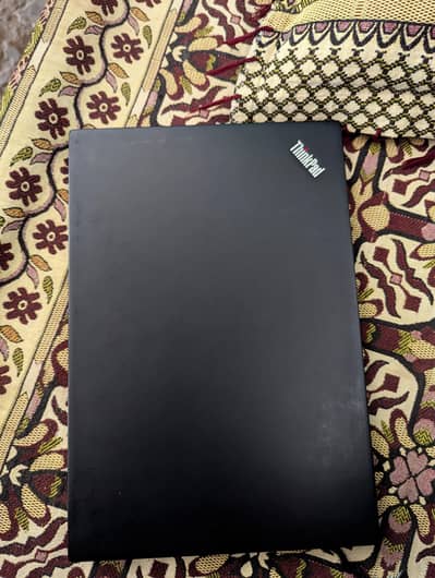 Lenovo Thinkpad T470s core i7 8gb ram 256gb ssd